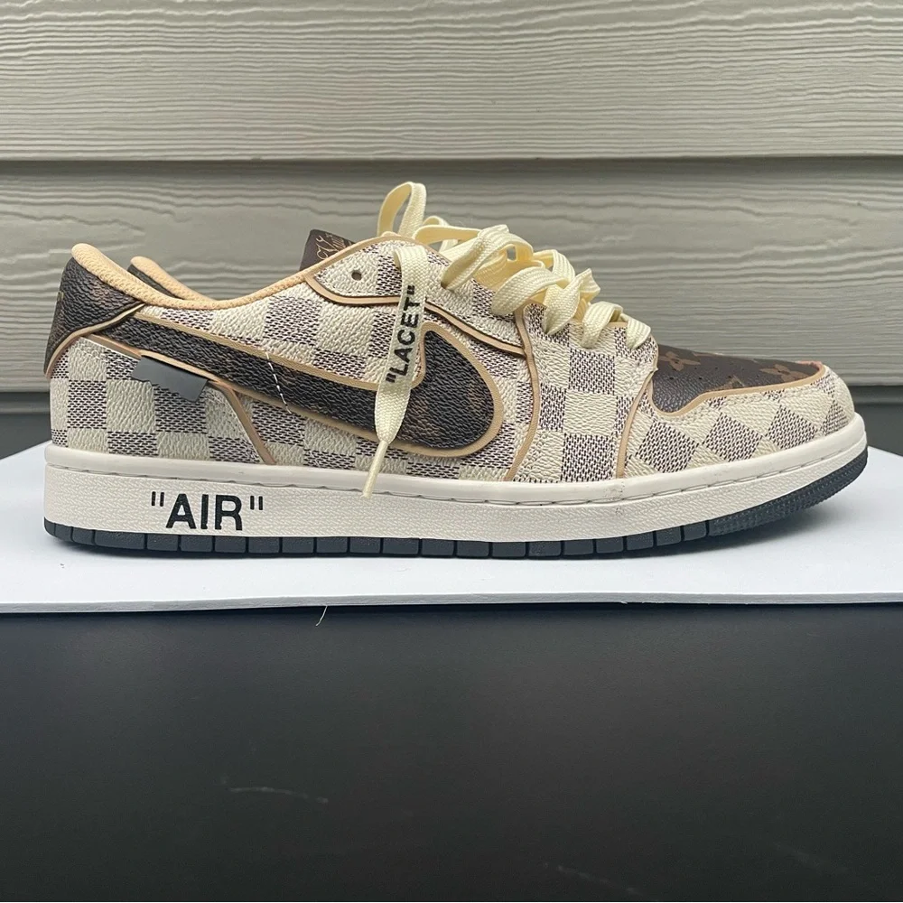 Louis Vuitton Men’s Low-Top Sneakers in Beige/Brown